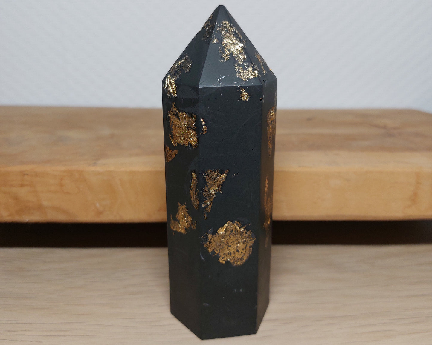 Obelisk Toren - Zwart/Goud Acrylwereld.nl