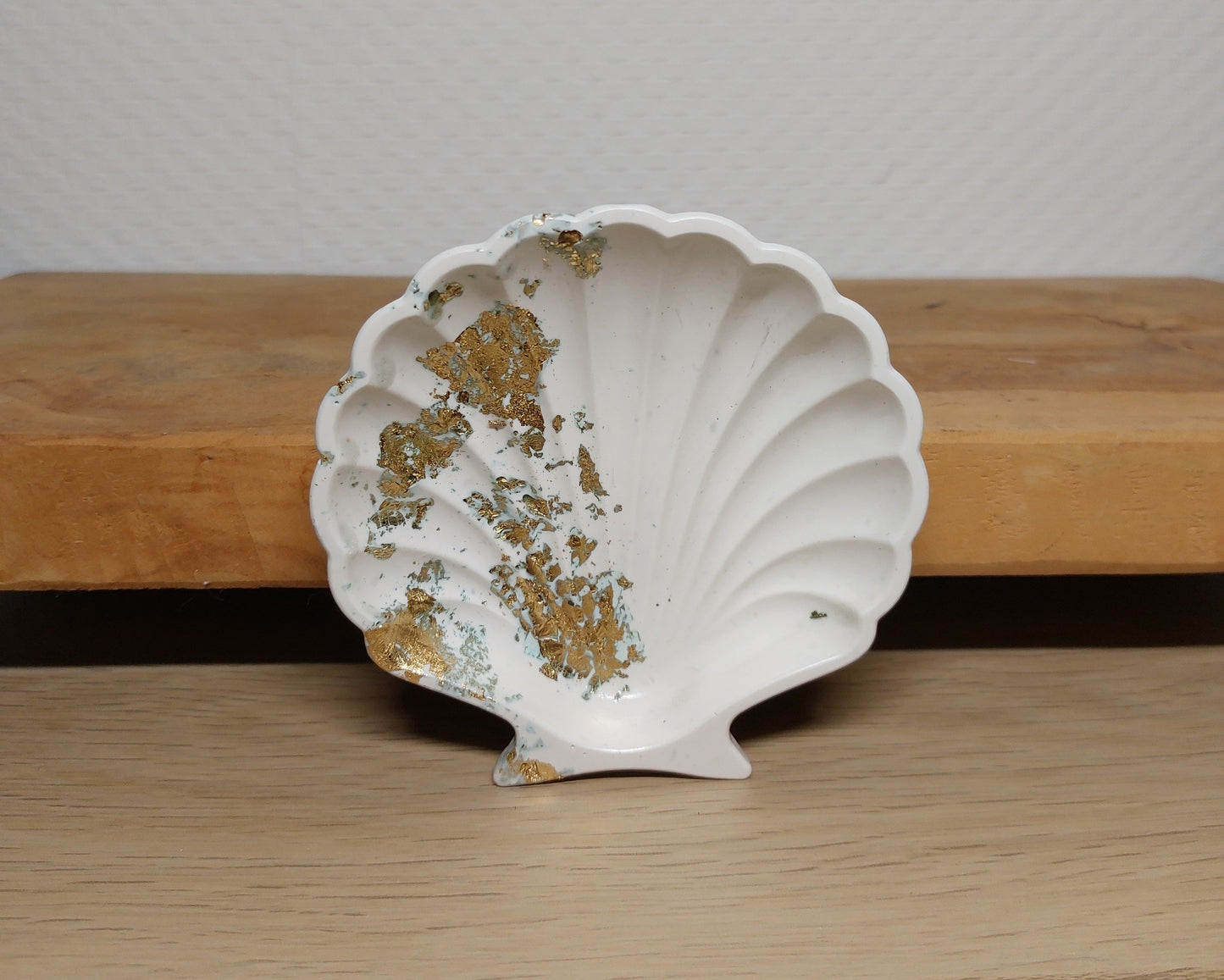 Schelpschaaltje - Wit/Goud Acrylwereld.nl